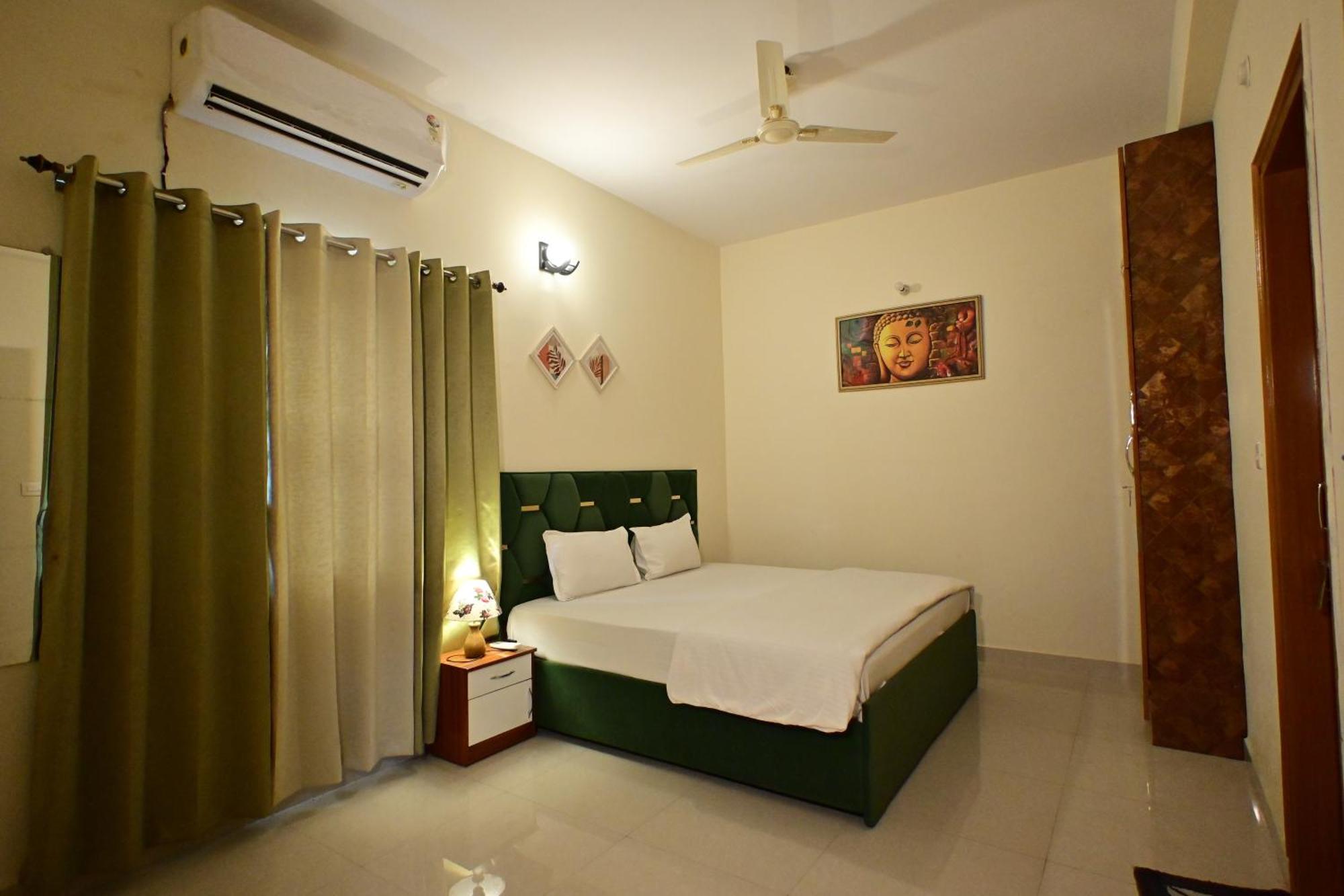 Zoomstay - 3Bhk Apartments Varanasi Exterior photo