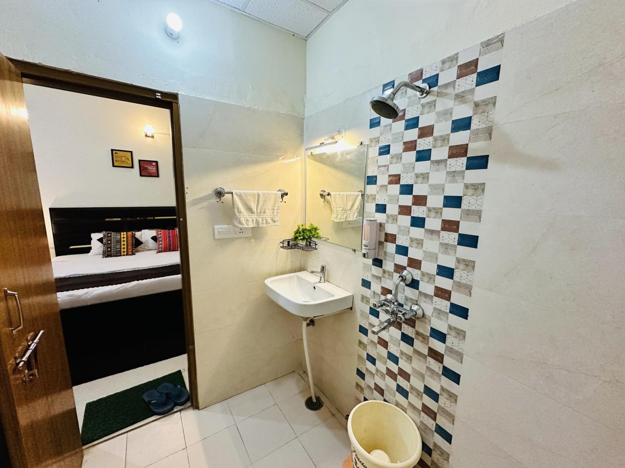 Zoomstay - 3Bhk Apartments Varanasi Exterior photo